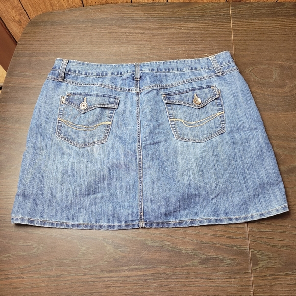 Faded Glory Blue and Gold Skorts with Raw Hem - Picture 8 of 9